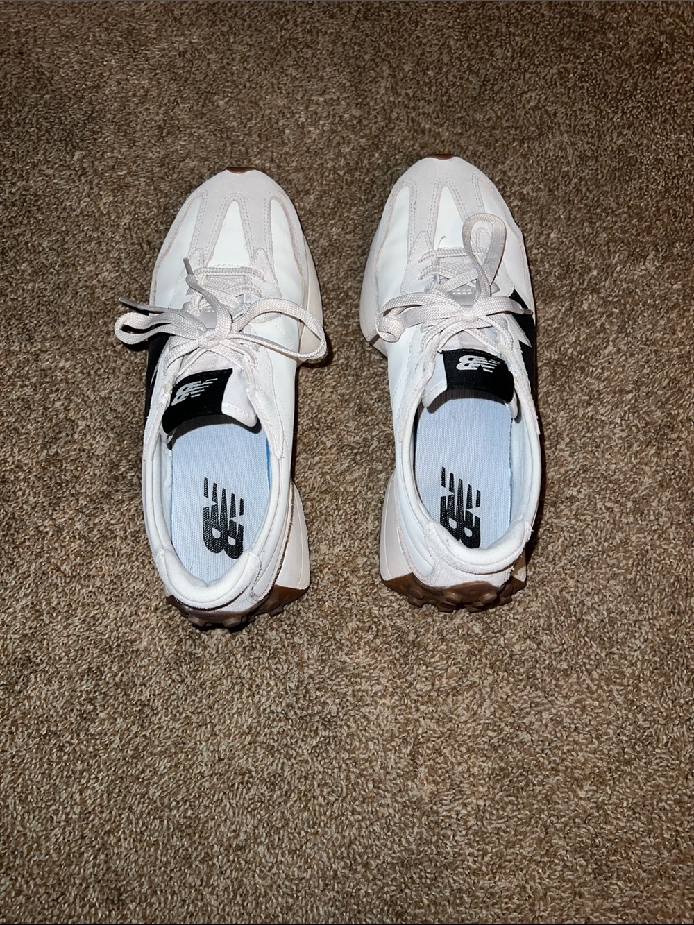 *PRE-LOVED* New Balance White Gray and Black Women's Sneakers - Picture 7 of 11
